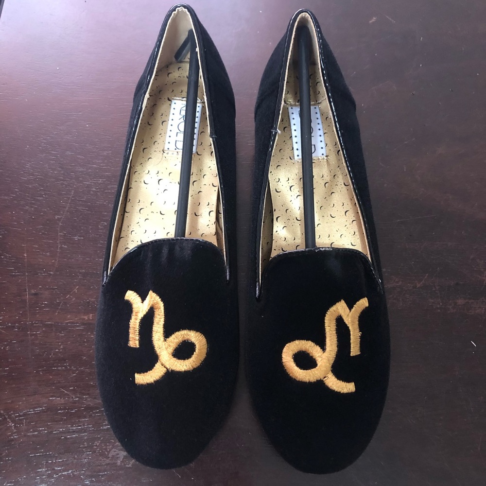 Women flats